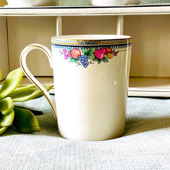 NWOT Christopher Stuart Bone China Set - Picture 2 of 7